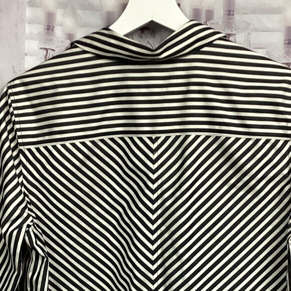Foxcroft Striped Button Down 3/4 Sleeve Shirt Fitted 10 - Picture 8 of 9